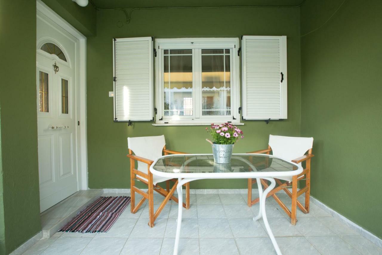 Marietta'S Townhouse Villa อาร์กอสโตลี ภายนอก รูปภาพ