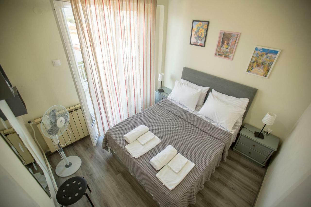 Marietta'S Townhouse Villa อาร์กอสโตลี ภายนอก รูปภาพ